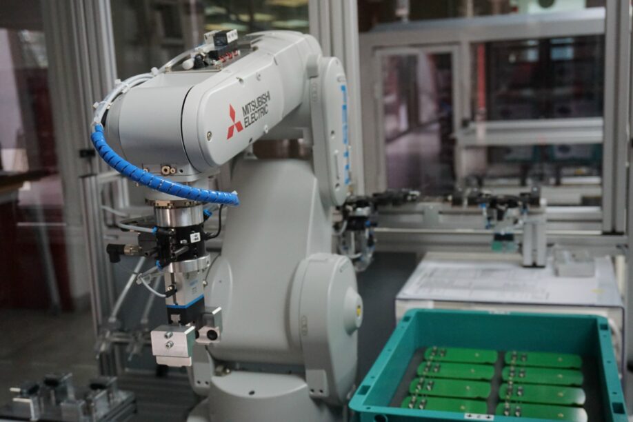 Five manufacturing trends you can’t afford to ignore. - Mitsubishi machine 918x612 1