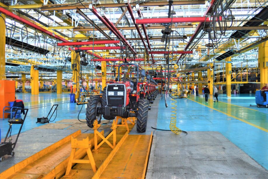 Five manufacturing trends you can’t afford to ignore. - tractor manufacturing 918x612 1