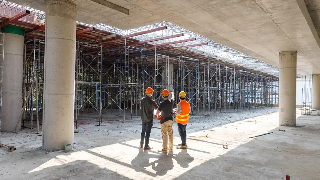 Changing the skyline: How brands can benefit from the trends reshaping UK construction. - simplicity builds brandsBlog 1